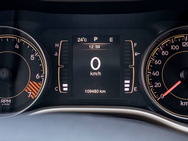 2014 Jeep Cherokee NORTH BAS KILO 8 PNEUS