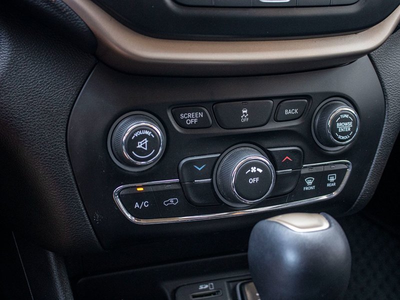 2014 Jeep Cherokee NORTH BAS KILO 8 PNEUS