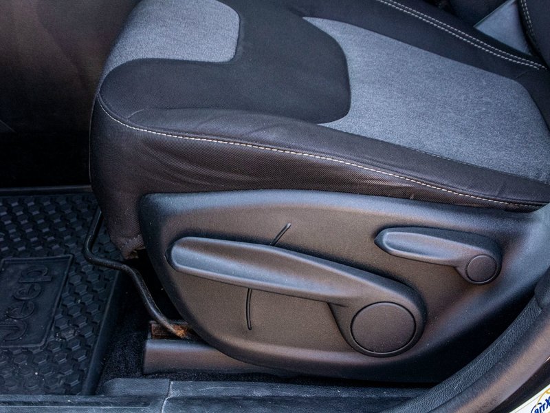 2014 Jeep Cherokee NORTH BAS KILO 8 PNEUS
