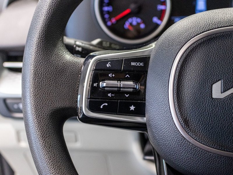 Kia Carnival LX BLANCHE BAS KILO 2022 1 PRORPIO PAS DE RECLAMATION AU CARFAX