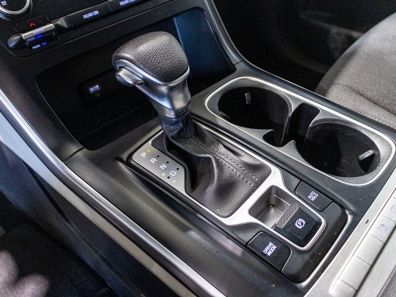 Kia Carnival LX BLANCHE BAS KILO 2022 1 PRORPIO PAS DE RECLAMATION AU CARFAX