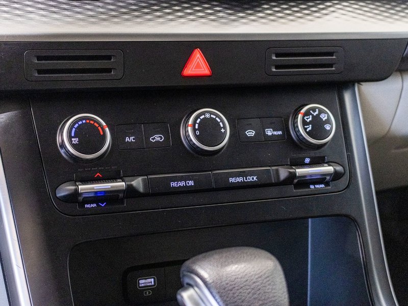 Kia Carnival LX BLANCHE BAS KILO 2022 1 PRORPIO PAS DE RECLAMATION AU CARFAX