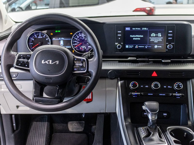 Kia Carnival LX BLANCHE BAS KILO 2022 1 PRORPIO PAS DE RECLAMATION AU CARFAX