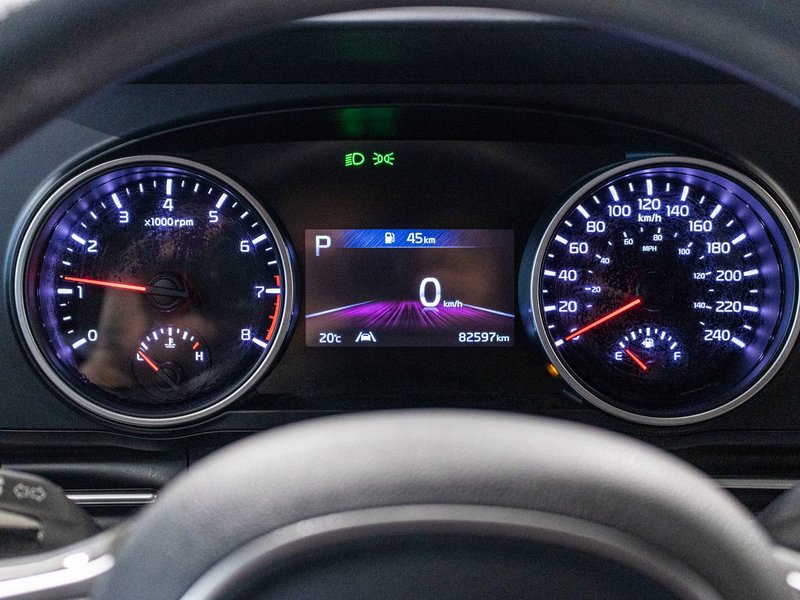 Kia Carnival LX BLANCHE BAS KILO 2022 1 PRORPIO PAS DE RECLAMATION AU CARFAX