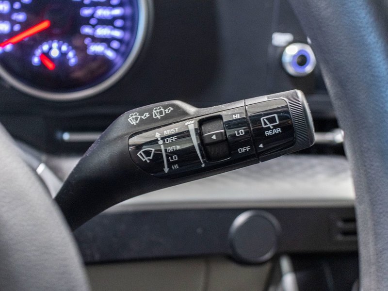 Kia Carnival LX BLANCHE BAS KILO 2022 1 PRORPIO PAS DE RECLAMATION AU CARFAX