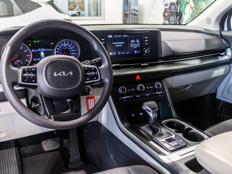 Kia Carnival LX BLANCHE BAS KILO 2022 1 PRORPIO PAS DE RECLAMATION AU CARFAX