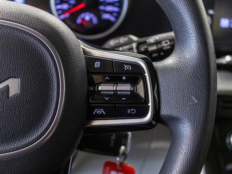 Kia Carnival LX BLANCHE BAS KILO 2022 1 PRORPIO PAS DE RECLAMATION AU CARFAX