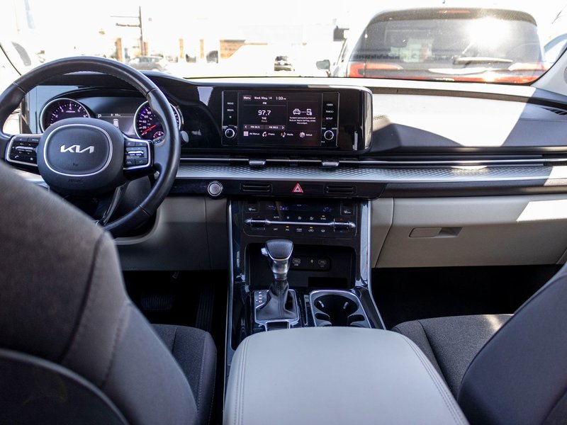 2024 Kia Carnival LX + NO CARFAX CLAIM