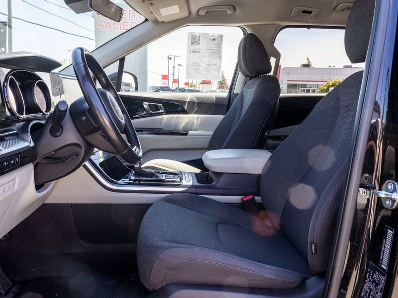 2024 Kia Carnival LX + NO CARFAX CLAIM