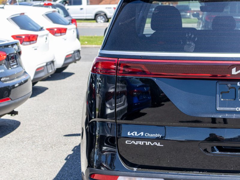 2024 Kia Carnival LX + NO CARFAX CLAIM