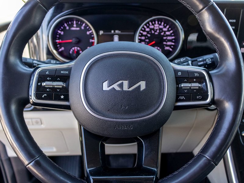 2024 Kia Carnival LX + NO CARFAX CLAIM