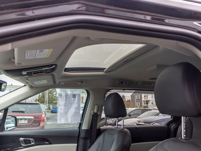 2024 Kia Carnival SX CUIR TOIT TRES BAS KILO 1 OWNER