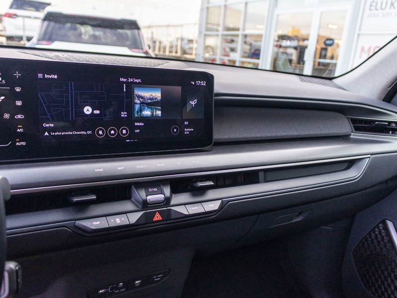 Kia EV9 WIND BLANC 26800KM 2025 1 PROPRIO PAS DE RECLAMTION AU CARFAX