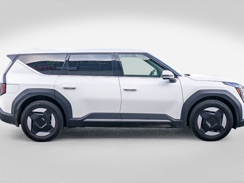 Kia EV9 WIND BLANC 26800KM 2025 1 PROPRIO PAS DE RECLAMTION AU CARFAX