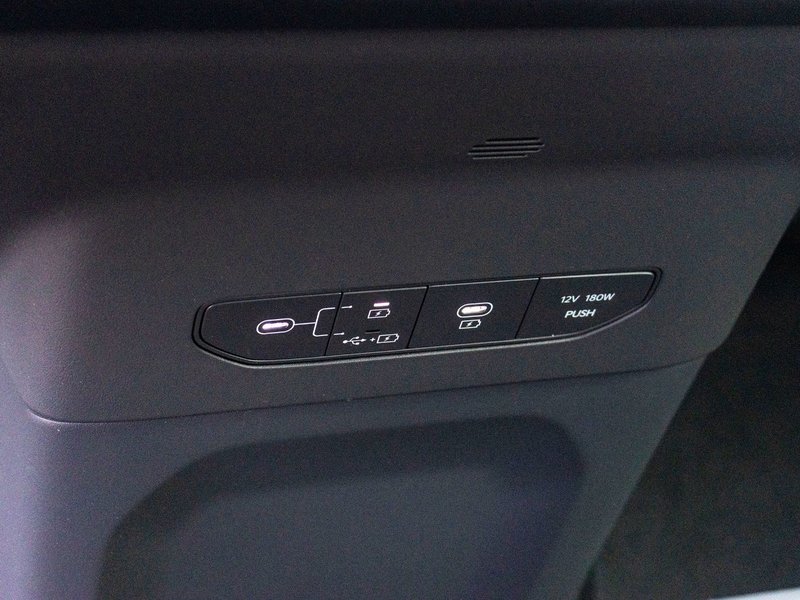 Kia EV9 WIND BLANC 26800KM 2025 1 PROPRIO PAS DE RECLAMTION AU CARFAX