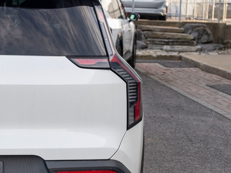 Kia EV9 WIND BLANC 26800KM 2025 1 PROPRIO PAS DE RECLAMTION AU CARFAX