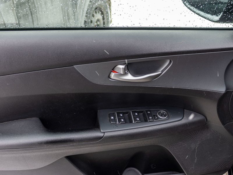 Kia Forte LX AUTOM A/C BAS KILO 2021 1 PROPRIO PAS DE RECLAMATION AU CARFAX