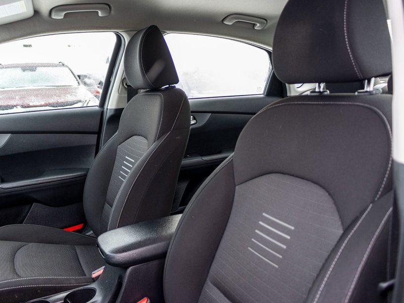 Kia Forte LX AUTOM A/C BAS KILO 2021 1 PROPRIO PAS DE RECLAMATION AU CARFAX