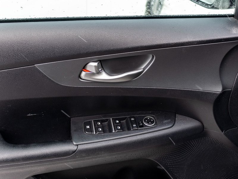 Kia Forte LX AUTOM A/C BAS KILO 2021 1 PROPRIO PAS DE RECLAMATION AU CARFAX