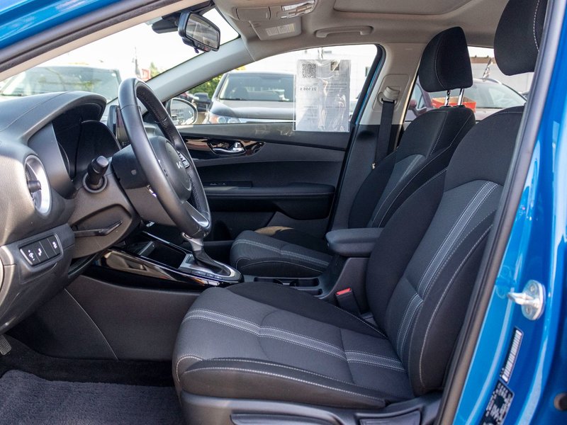 Kia Forte EX+TOIT AUTOM A/C BLEUE 2023 1 PROPRIO PAS DE RECLAMTION AU CARFAX