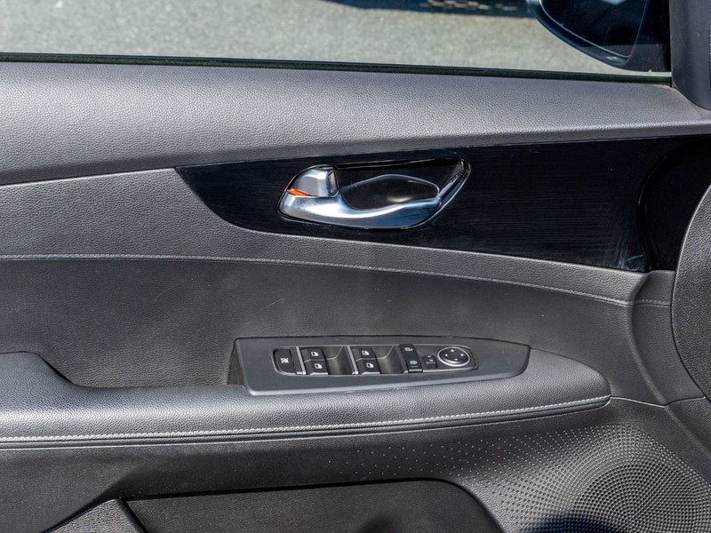 Kia Forte EX+TOIT AUTOM A/C BLEUE 2023 1 PROPRIO PAS DE RECLAMTION AU CARFAX