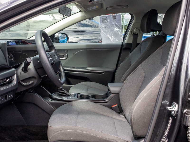 Kia K4 LX AUTOM 14068KM 2025 1 PROPRIO PAS DE RECLAMATION AU CARFAX