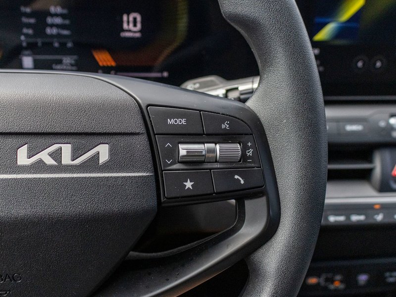 Kia K4 LX AUTOM 14068KM 2025 1 PROPRIO PAS DE RECLAMATION AU CARFAX