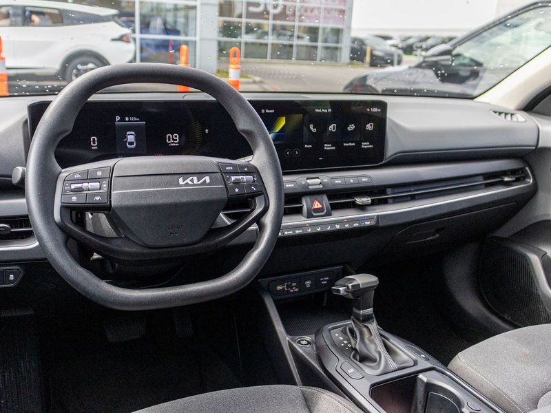 Kia K4 LX AUTOM 14068KM 2025 1 PROPRIO PAS DE RECLAMATION AU CARFAX