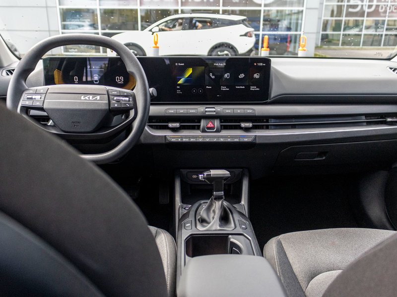 Kia K4 LX AUTOM 14068KM 2025 1 PROPRIO PAS DE RECLAMATION AU CARFAX