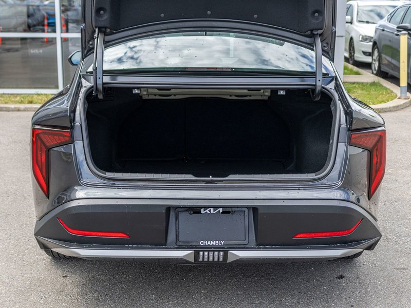 Kia K4 LX AUTOM 14068KM 2025 1 PROPRIO PAS DE RECLAMATION AU CARFAX