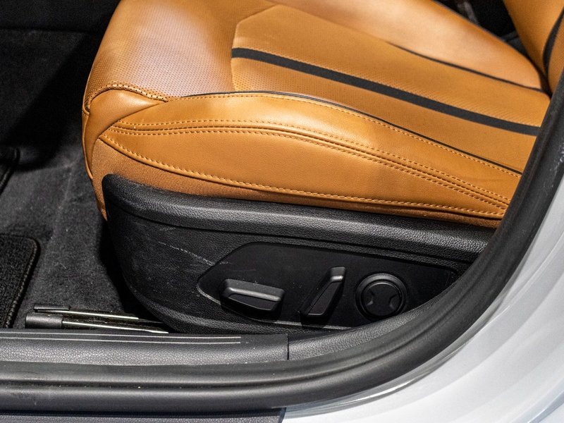 Kia K5 GT GRIS MAT CUIR ORANGE WOW 2023 1 PROPRIO