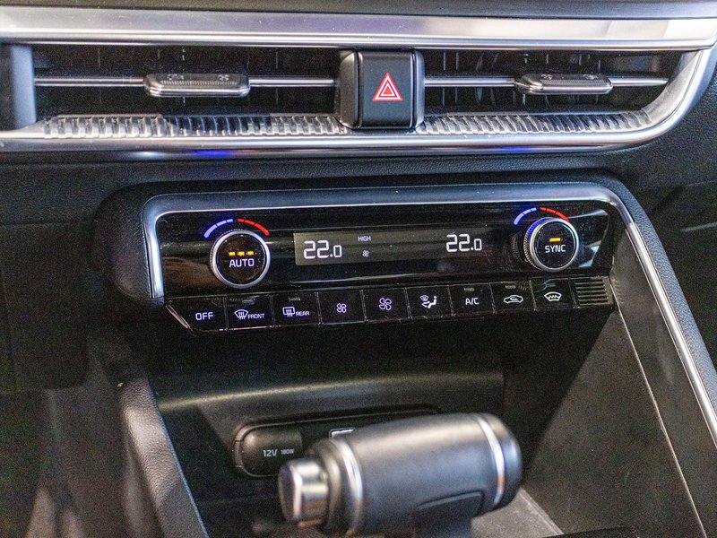 Kia K5 GT GRIS MAT CUIR ORANGE WOW 2023 1 PROPRIO