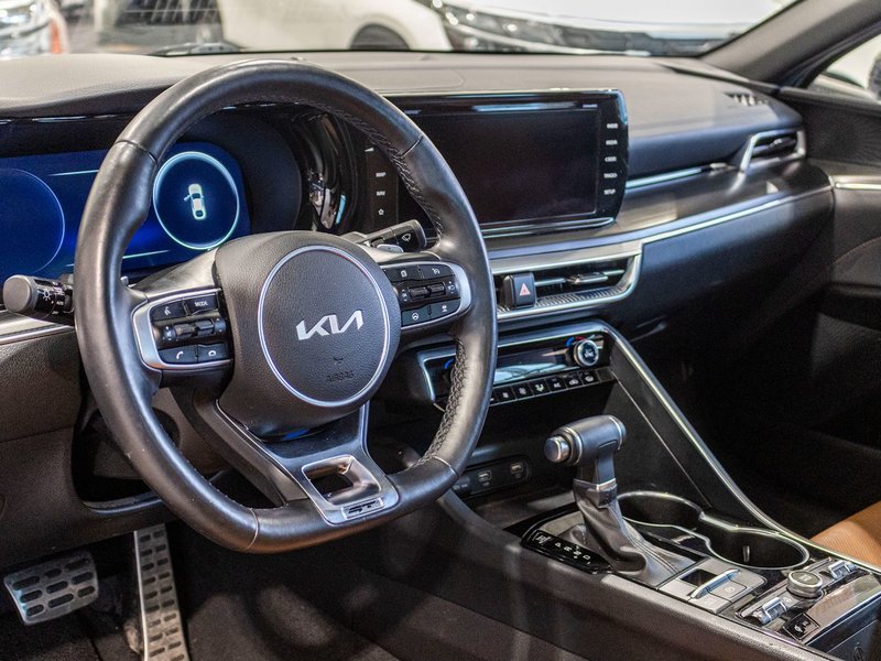 Kia K5 GT GRIS MAT CUIR ORANGE WOW 2023 1 PROPRIO