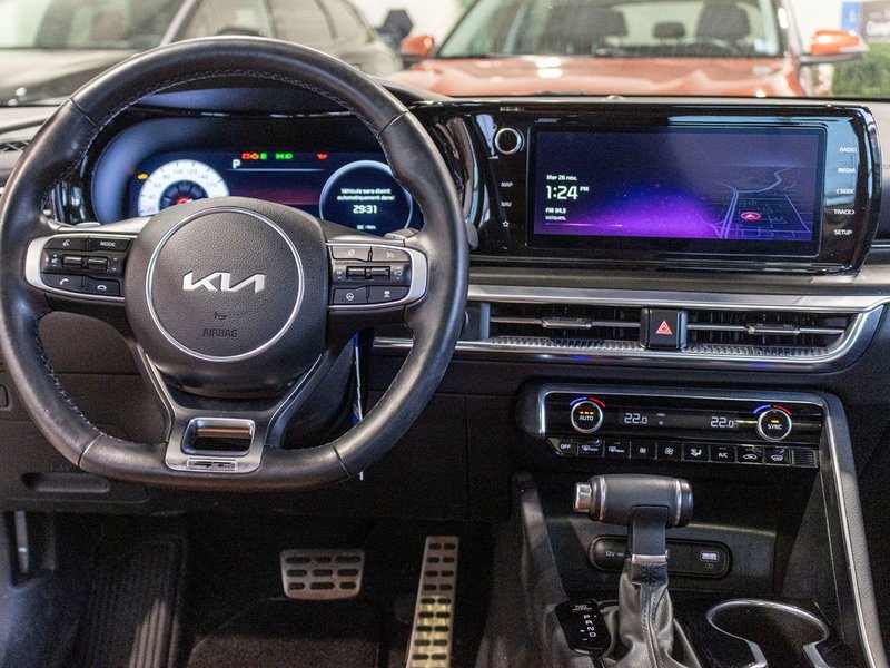Kia K5 GT GRIS MAT CUIR ORANGE WOW 2023 1 PROPRIO