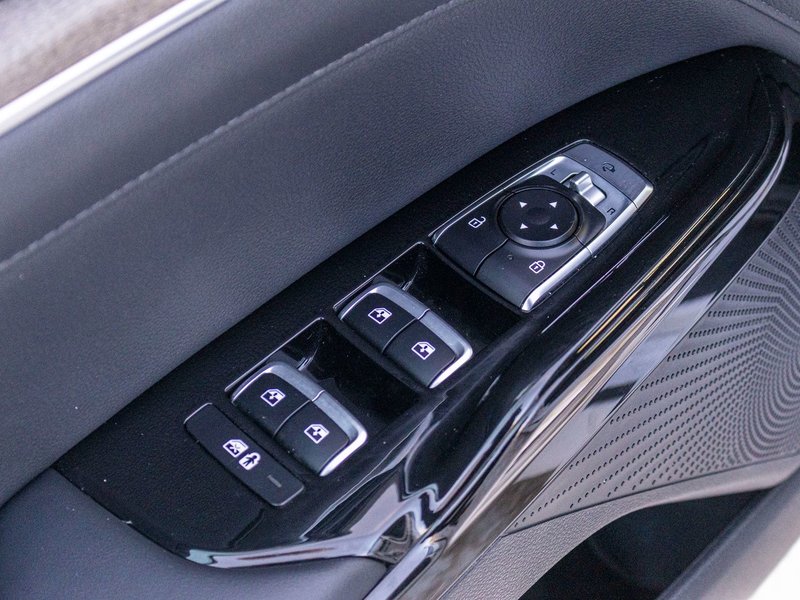 Kia K5 GT-LINE AWD 1.6T BLANC CUIR NOIR 2024 PAS DE RECLAMATION AU CARFAX