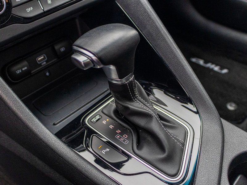 Kia Niro SX TOURING NOIR 26242KM 2022 1 PROPRIO PAS DE RECLAMATION AU CARFAX