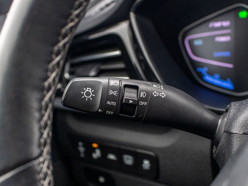 Kia Niro SX TOURING NOIR 26242KM 2022 1 PROPRIO PAS DE RECLAMATION AU CARFAX