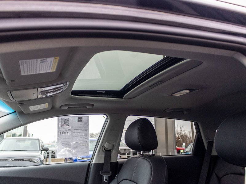 Kia Niro SX TOURING NOIR 26242KM 2022 1 PROPRIO PAS DE RECLAMATION AU CARFAX