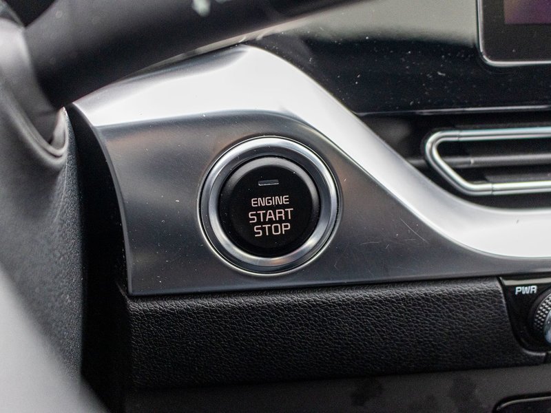 Kia Niro SX TOURING NOIR 26242KM 2022 1 PROPRIO PAS DE RECLAMATION AU CARFAX