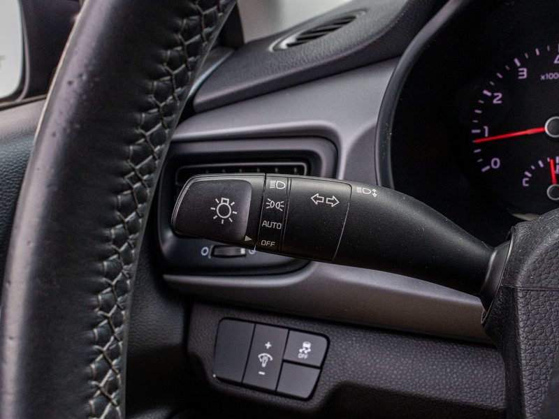 Kia Rio 5-door LX+ AUTOM A/C CAMERA SIEGES CHAUFFANTS 2023 1 PROPRIO PAS DE RECLAMTION AU CARFAX