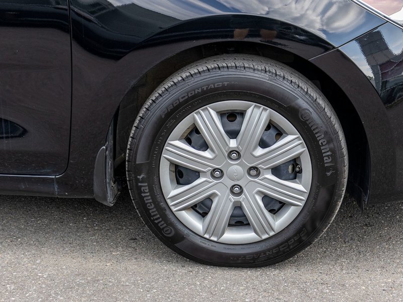Kia Rio 5-door LX+ AUTOM A/C CAMERA SIEGES CHAUFFANTS 2023 1 PROPRIO PAS DE RECLAMTION AU CARFAX