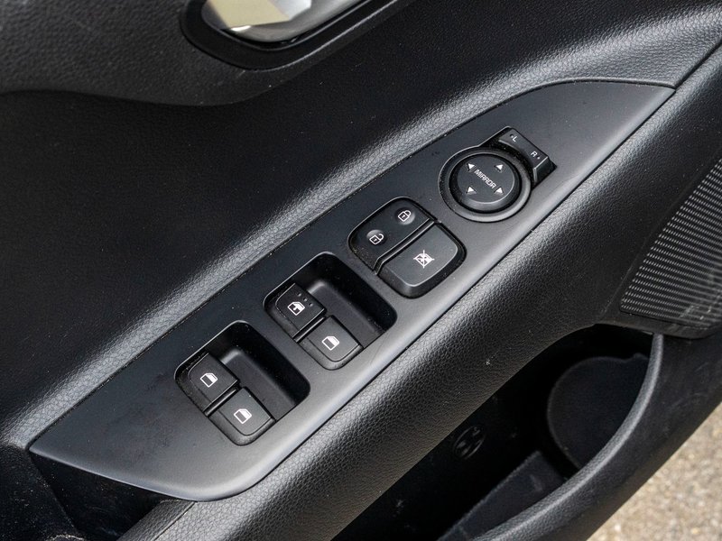Kia Rio 5-door LX+ AUTOM A/C CAMERA SIEGES CHAUFFANTS 2023 1 PROPRIO PAS DE RECLAMTION AU CARFAX