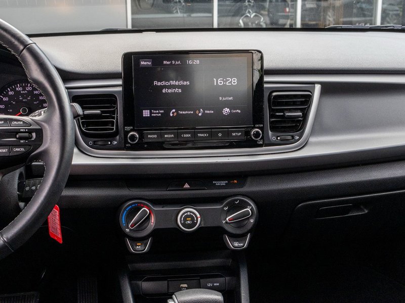 Kia Rio 5-door LX+ AUTOM A/C CAMERA SIEGES CHAUFFANTS 2023 1 PROPRIO PAS DE RECLAMTION AU CARFAX