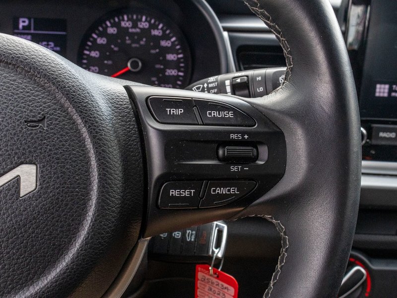Kia Rio 5-door LX+ AUTOM A/C CAMERA SIEGES CHAUFFANTS 2023 1 PROPRIO PAS DE RECLAMTION AU CARFAX