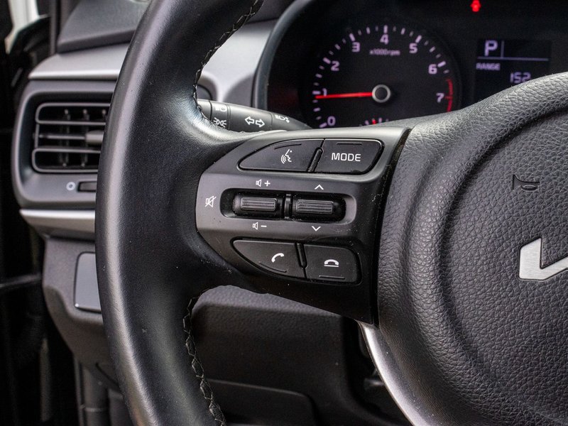 Kia Rio 5-door LX+ AUTOM A/C CAMERA SIEGES CHAUFFANTS 2023 1 PROPRIO PAS DE RECLAMTION AU CARFAX