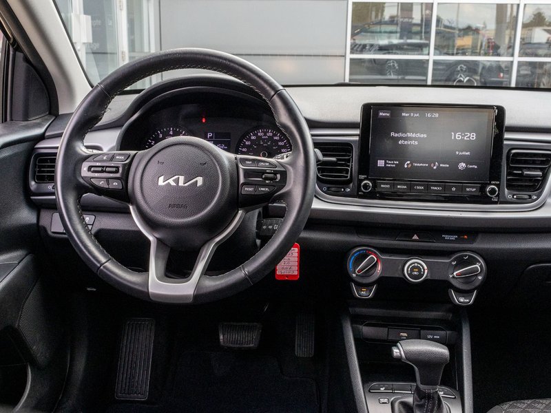 Kia Rio 5-door LX+ AUTOM A/C CAMERA SIEGES CHAUFFANTS 2023 1 PROPRIO PAS DE RECLAMTION AU CARFAX