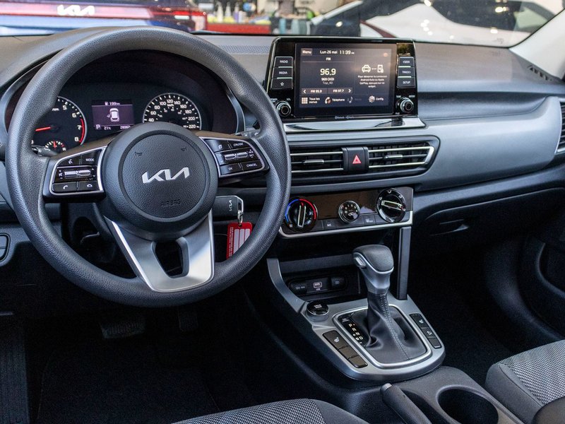 2022 Kia Seltos LX BLANC TRES BAS KILO 1 OWNER