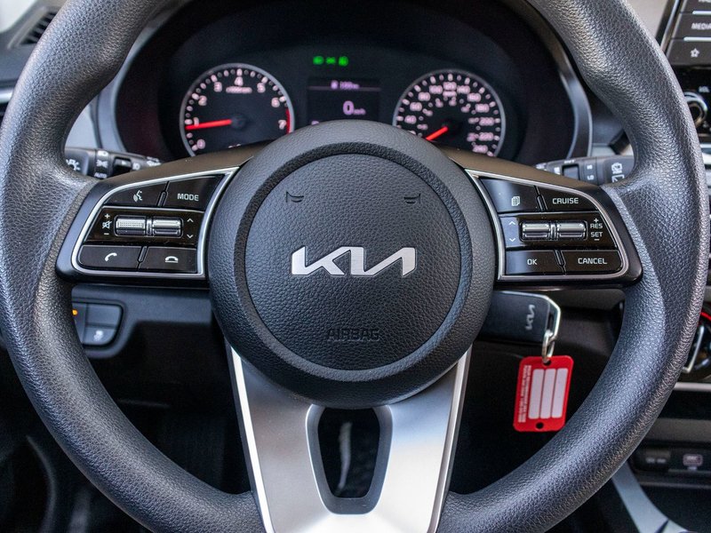 2022 Kia Seltos LX BLANC TRES BAS KILO 1 OWNER
