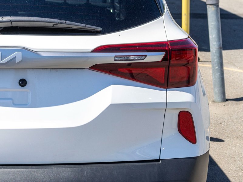 2022 Kia Seltos LX BLANC TRES BAS KILO 1 OWNER