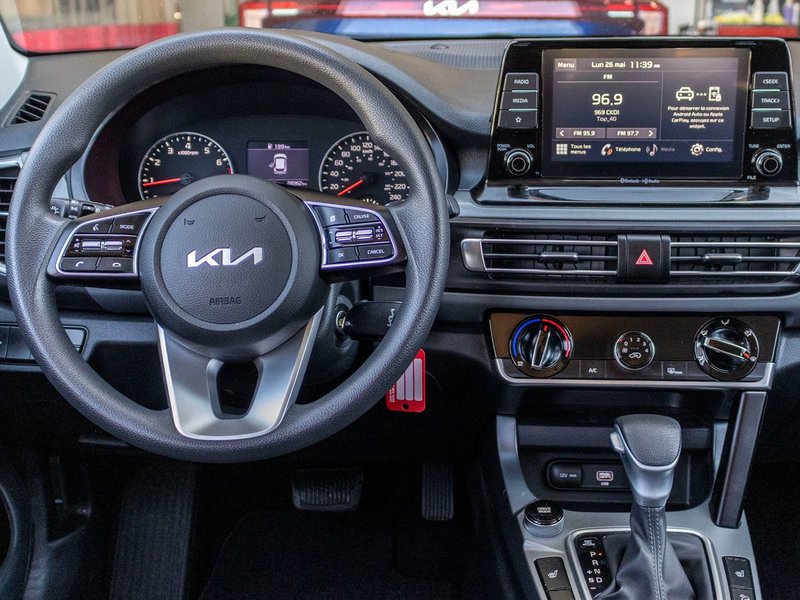 2022 Kia Seltos LX BLANC TRES BAS KILO 1 OWNER